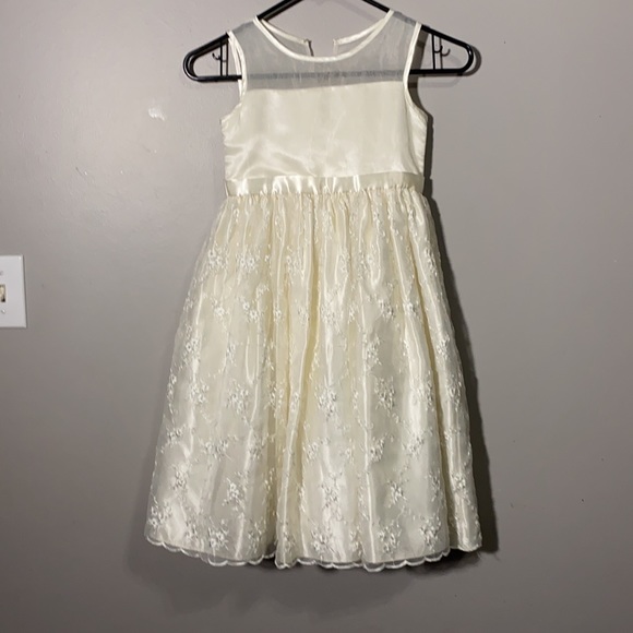 formal dress - Picture 2 of 5